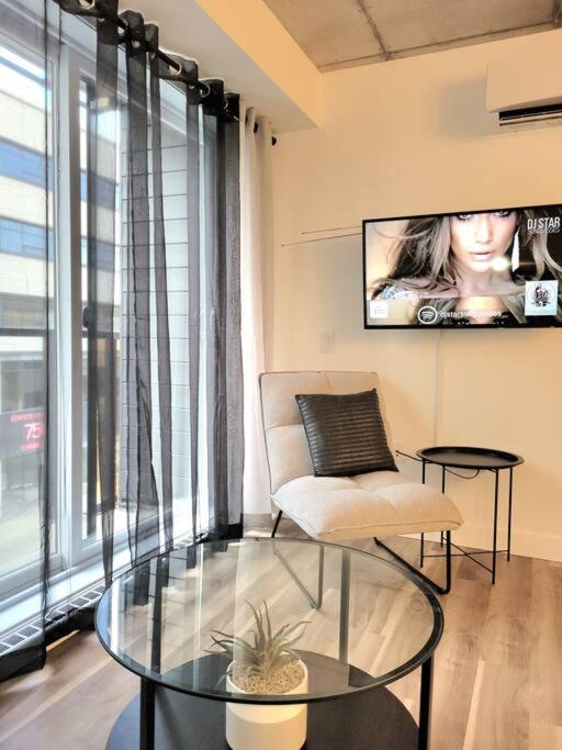 Condo Chic, Centre-Ville Piscine, Terrasse, Gym Quebec Exteriér fotografie