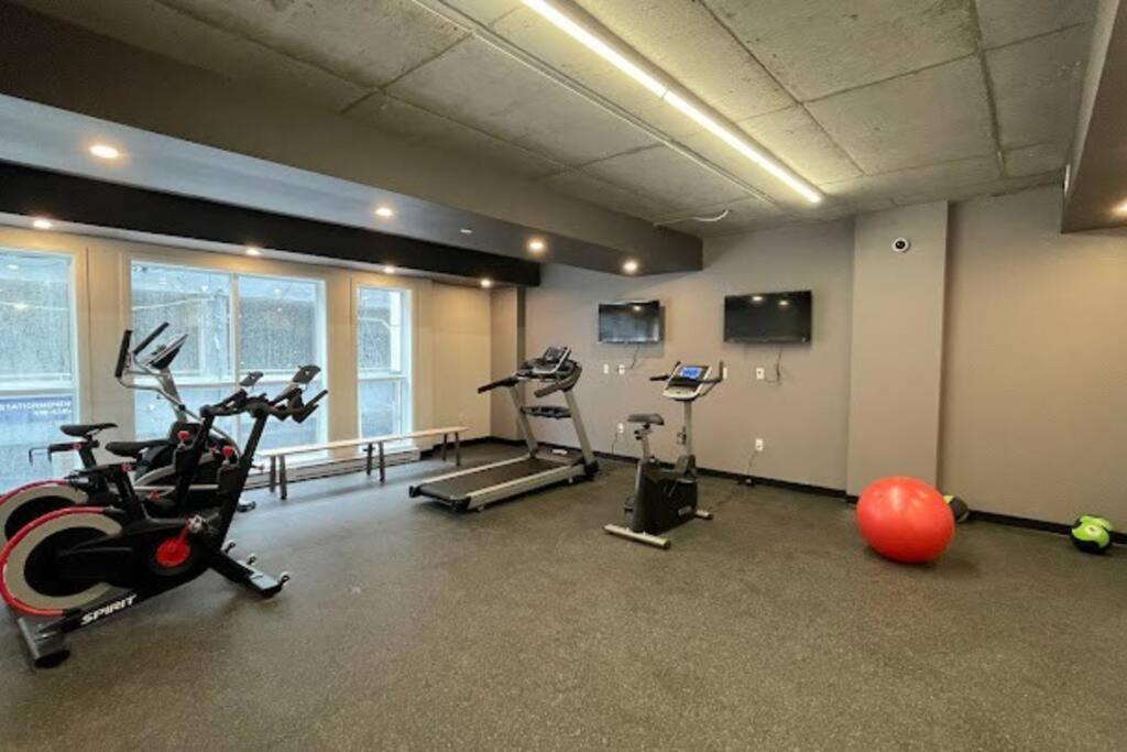 Condo Chic, Centre-Ville Piscine, Terrasse, Gym Quebec Exteriér fotografie
