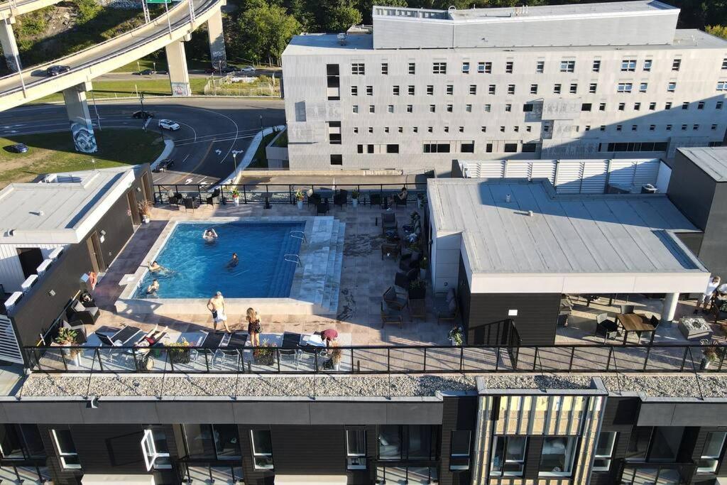 Condo Chic, Centre-Ville Piscine, Terrasse, Gym Quebec Exteriér fotografie
